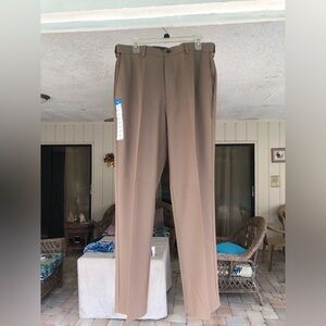 Men’s HAGGAR slacks NWT 34x32